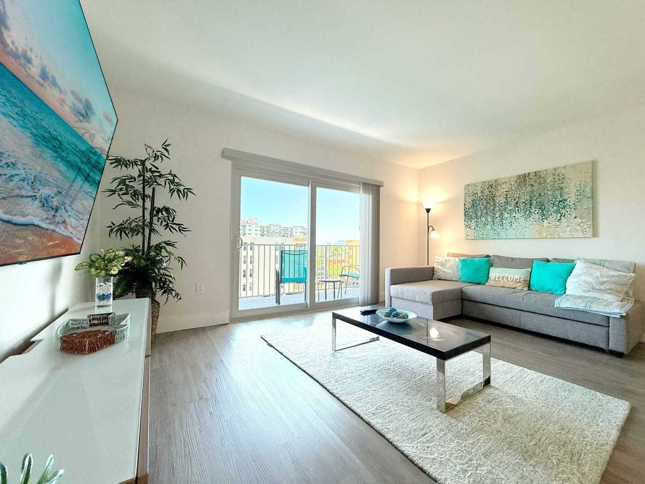 3626 Ne 168th St #1265785P - Photo 4 of 23