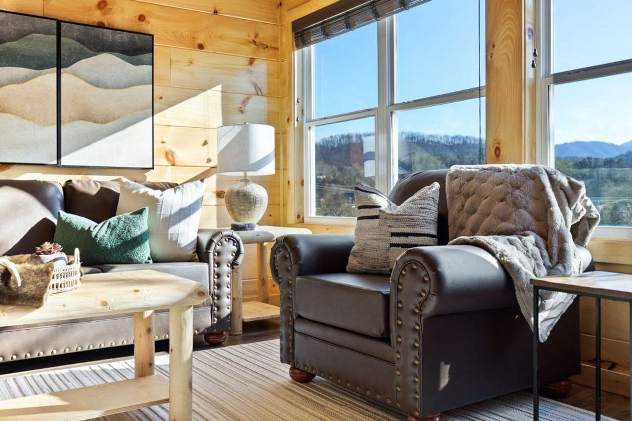 3936 Valley View Dr #1267013P - Photo 2 of 30