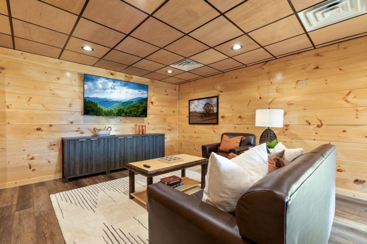 3936 Valley View Dr #1267013P - Photo 3 of 30