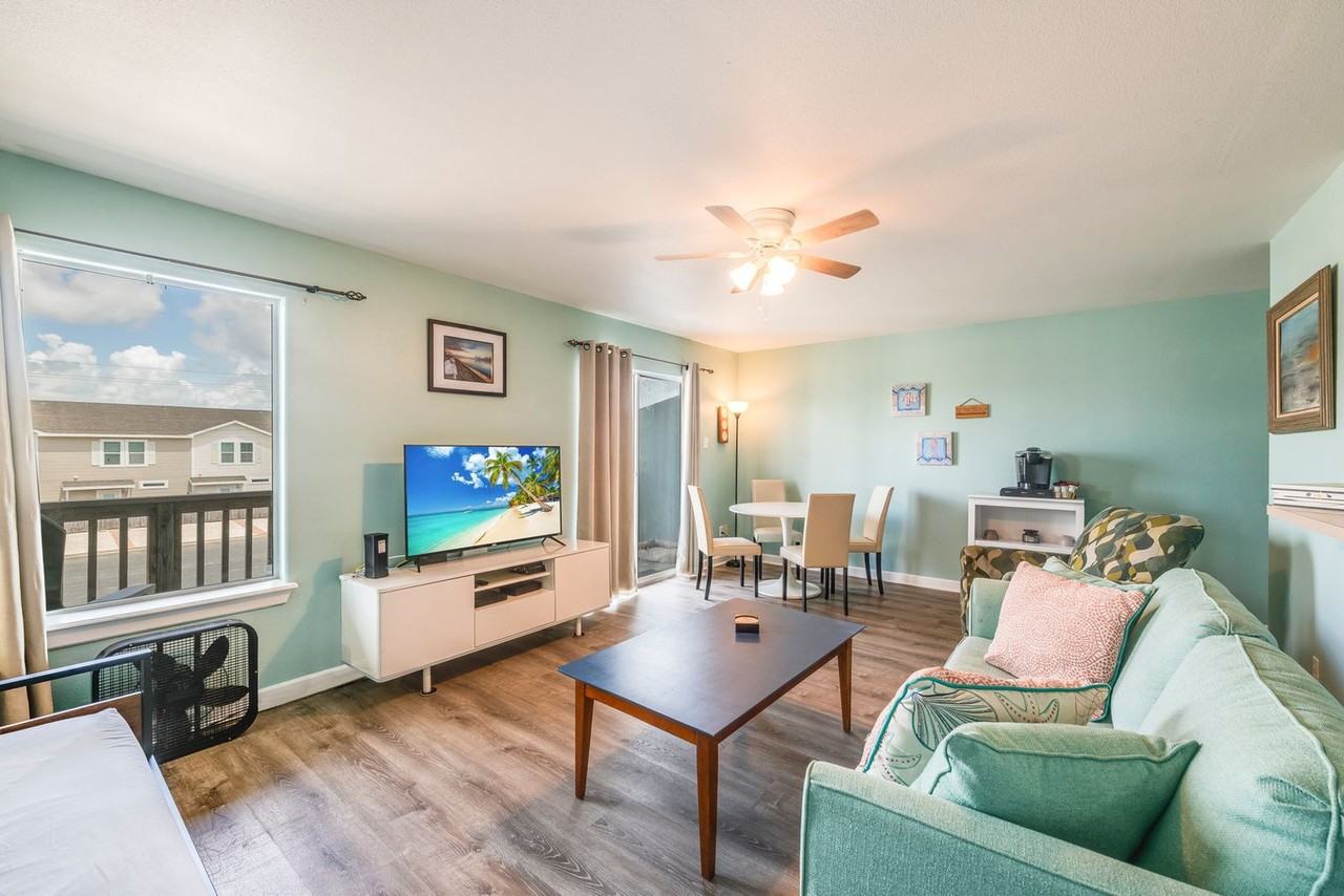 15010 Leeward Dr #1268401P - Photo 5 of 31