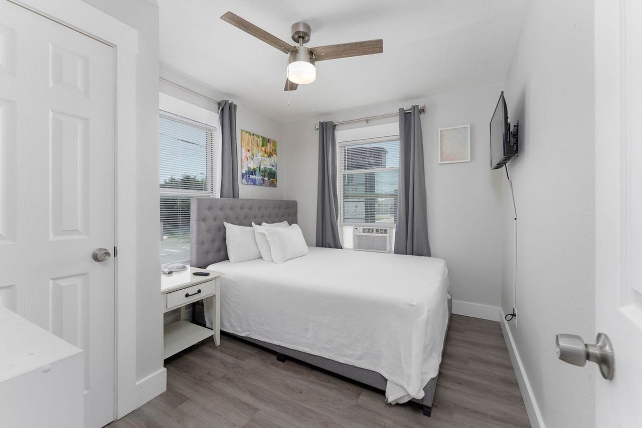 1124 Morgan Ave #1268437P - Photo 6 of 18