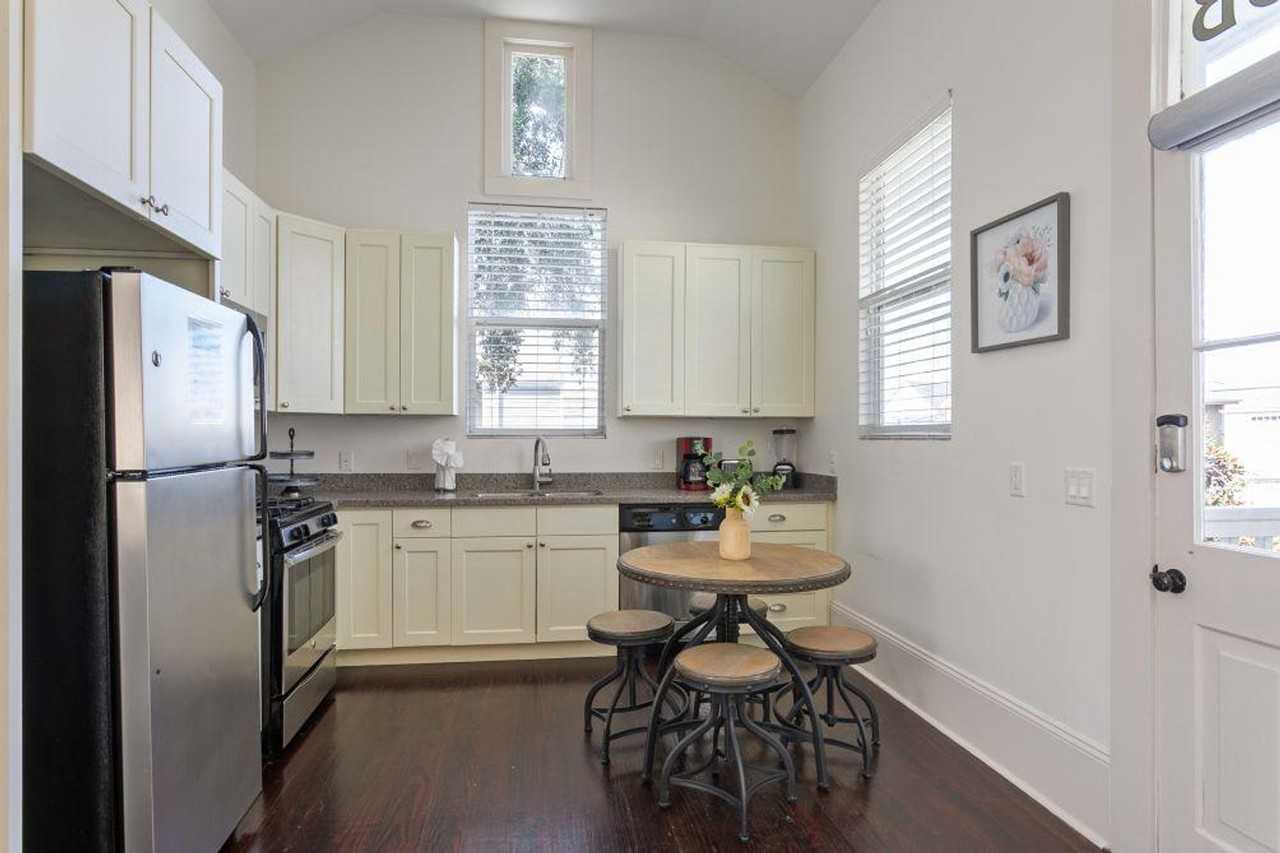 1501 Robert C. Blakes Sr. Drive - Photo 3 of 78