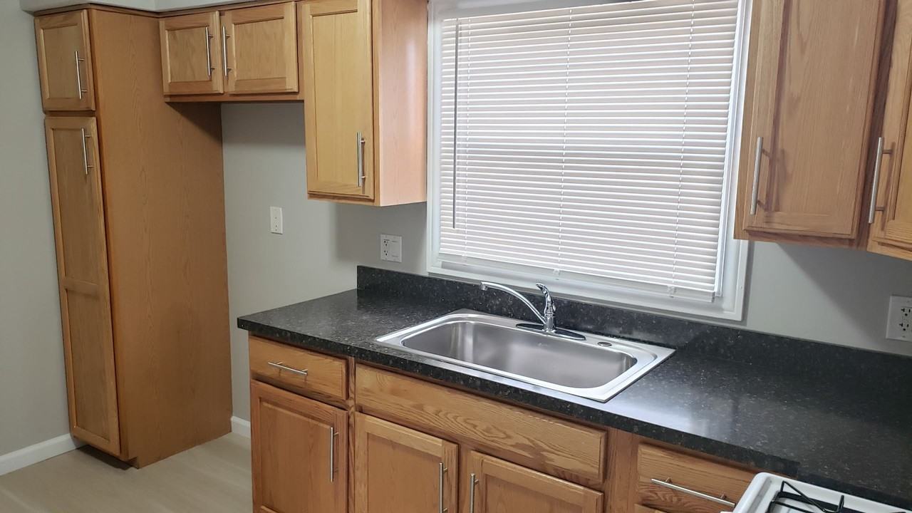 34224 Stellwagen St - Photo 5 of 42