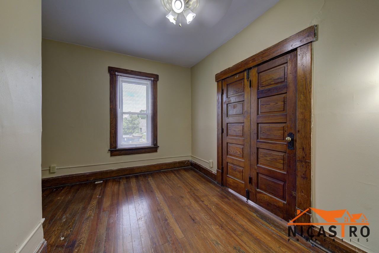 363 E 12th Ave - Photo 4 of 50