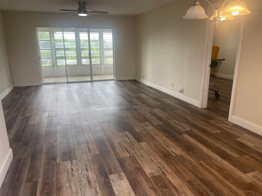 729 Lori Dr - Photo 3 of 3