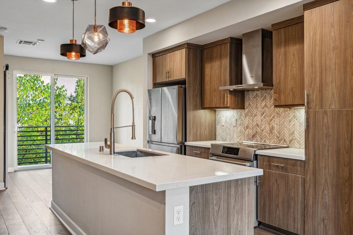 1805 16th St - Photo 3 of 14