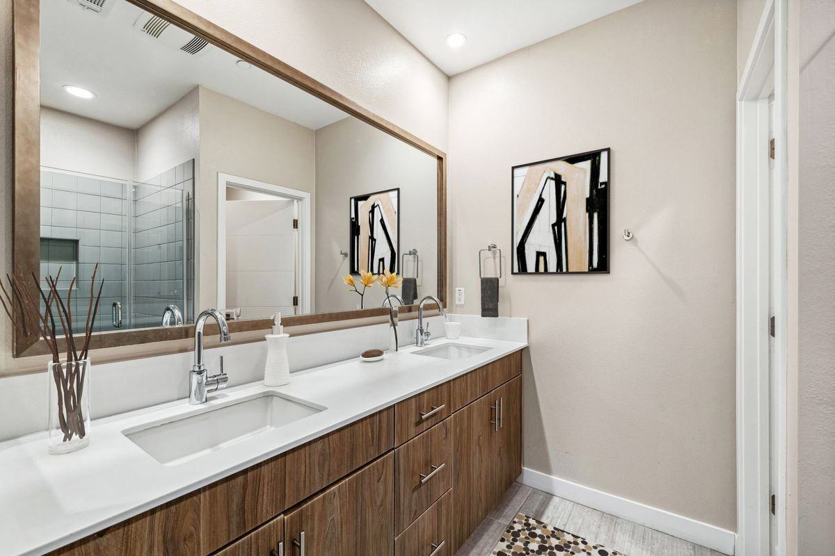 1805 16th St - Photo 7 of 14