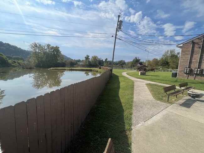 College Heights Apartments - Photo 3 of 5