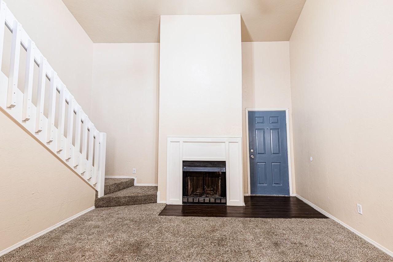 4038 Nw Ozmun Ave #4038B - Photo 3 of 25