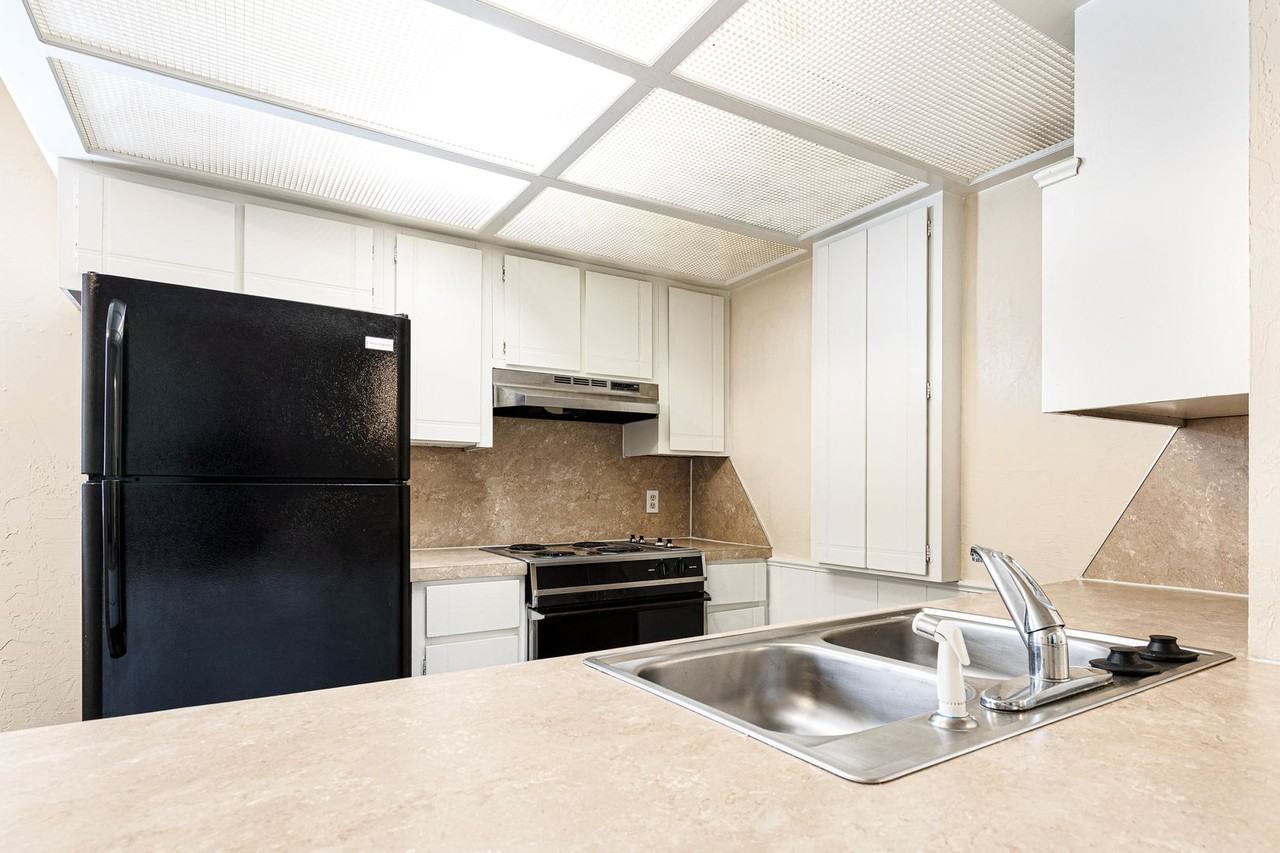 4038 Nw Ozmun Ave #4038B - Photo 7 of 25