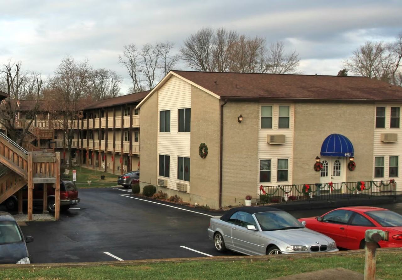 Devex Apartments - Photo 2 of 3