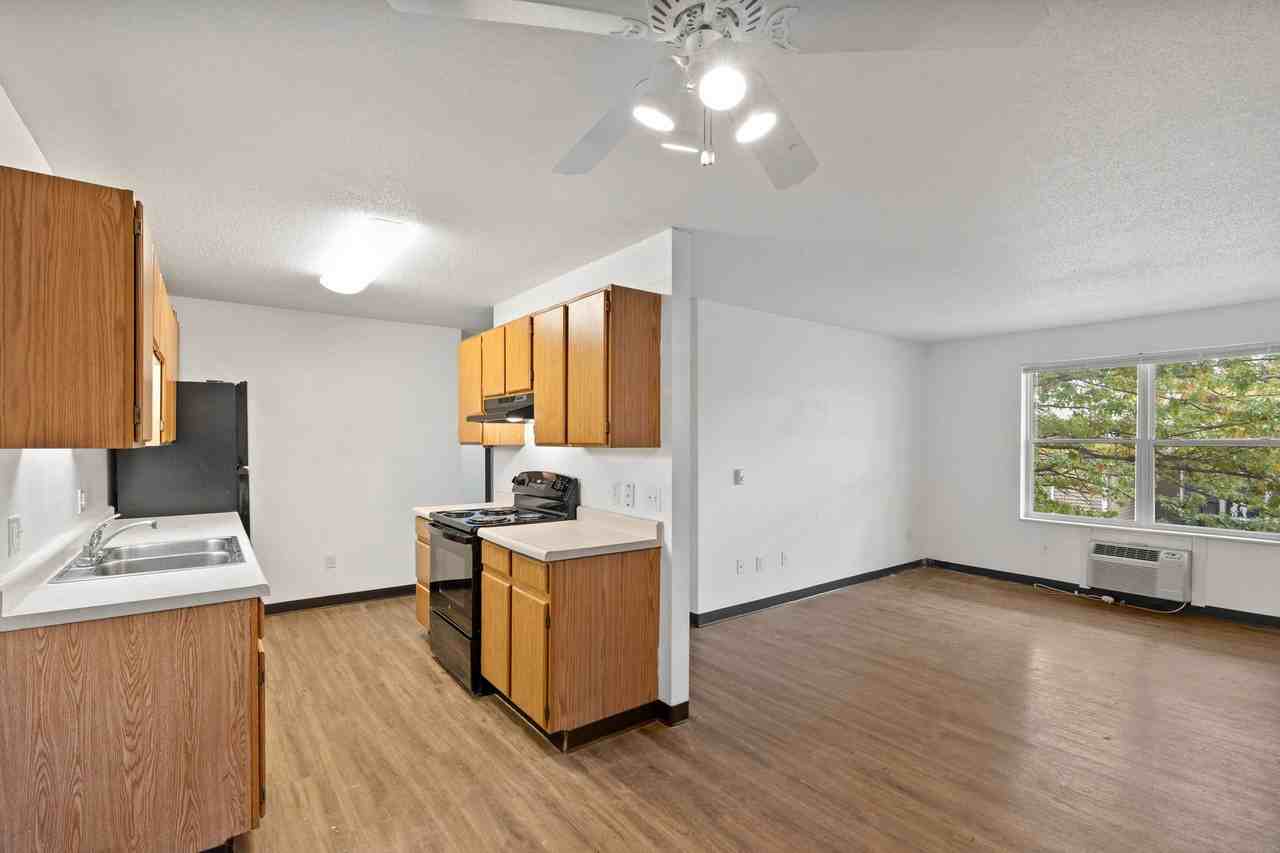 The Willow - Photo 2 of 50