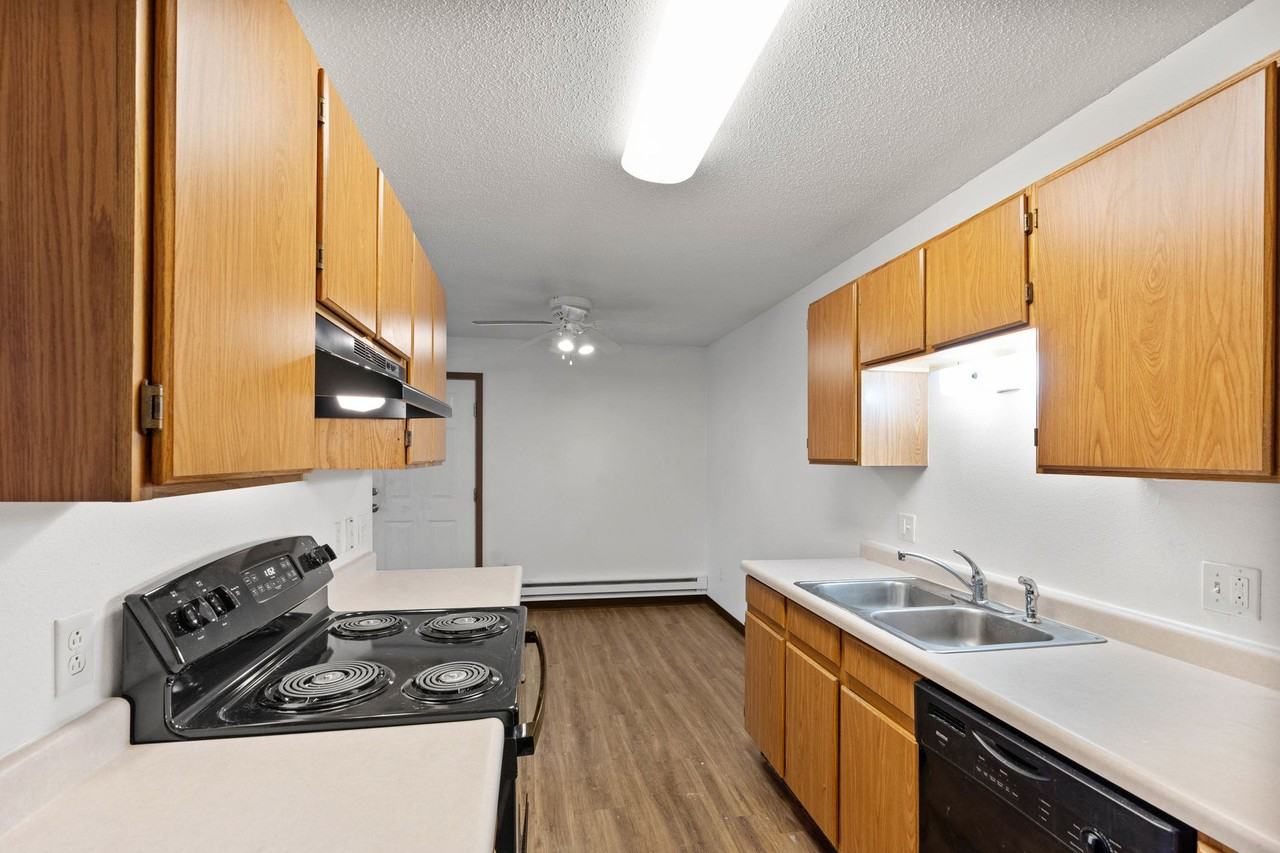 The Willow - Photo 3 of 50