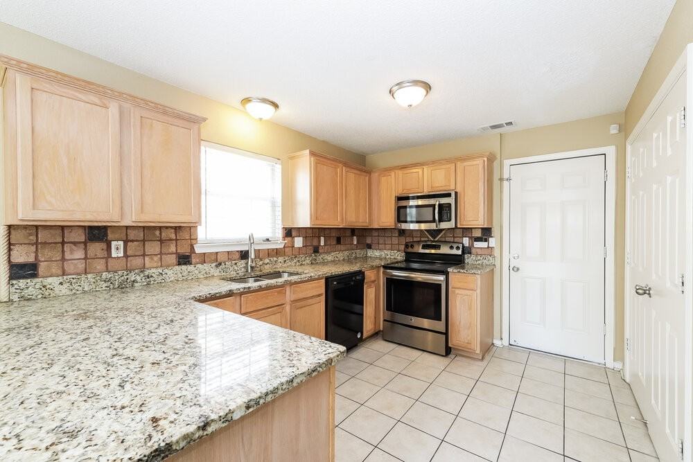 4841 Quarry Rd - Photo 7 of 17