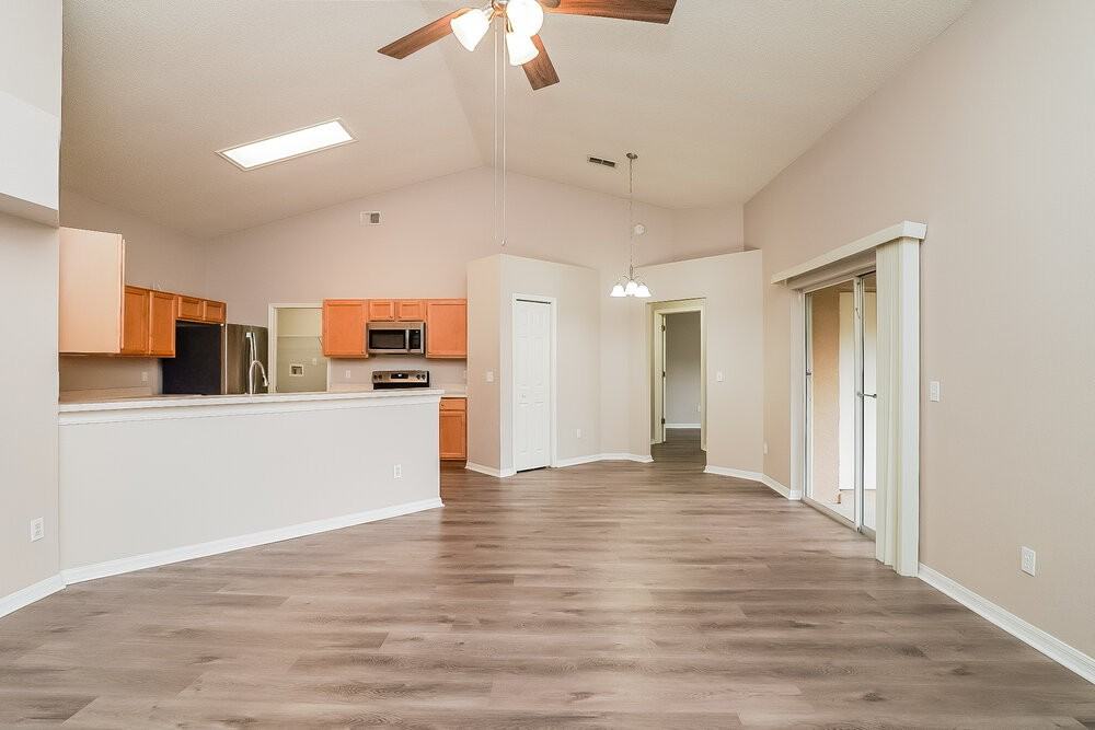 1870 Smoketree Cir - Photo 4 of 16