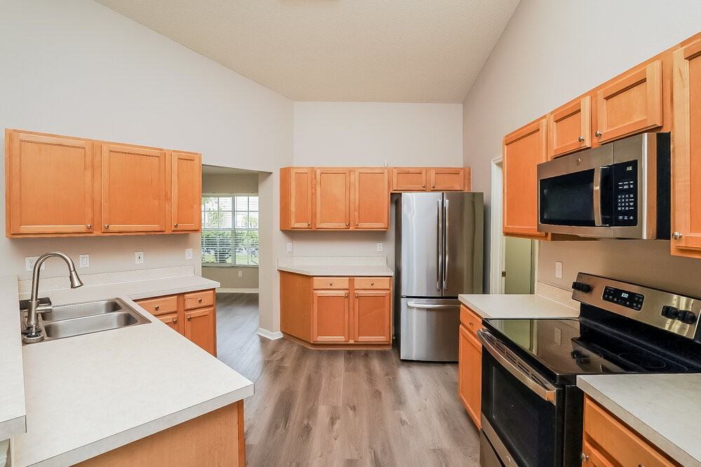 1870 Smoketree Cir - Photo 7 of 16