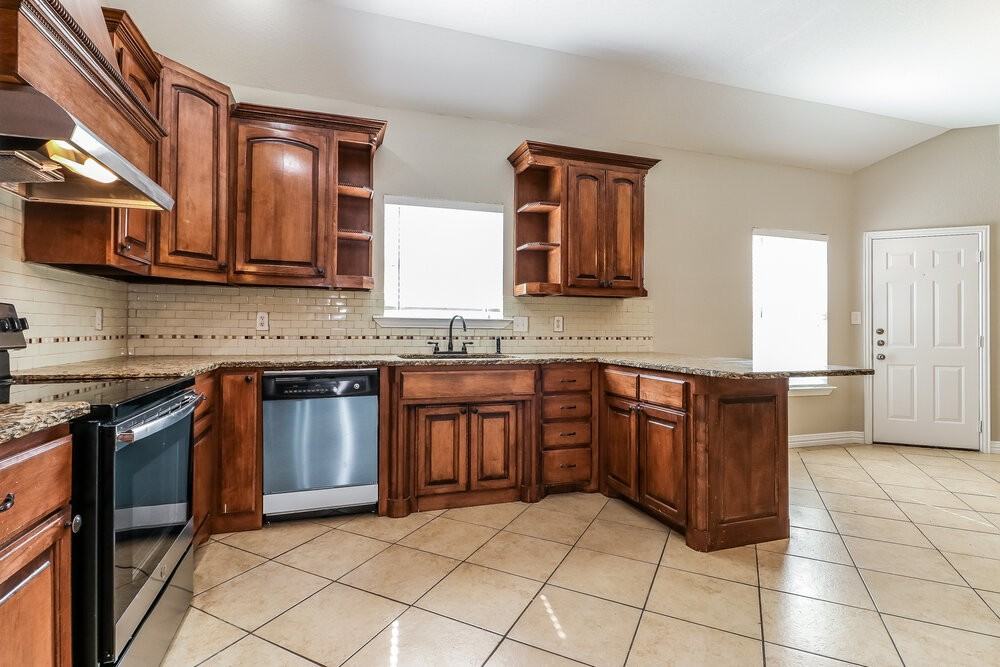 8145 Tanner Ave - Photo 7 of 15