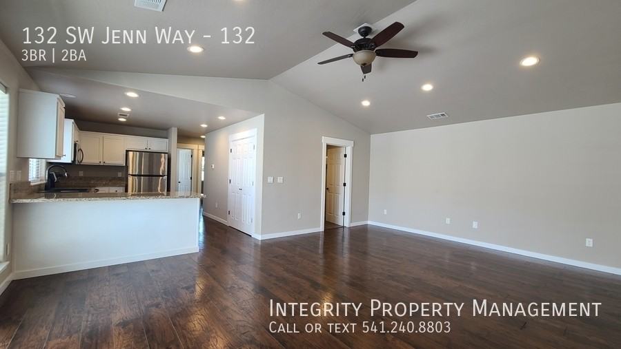 132 Sw Jenn Way #132 - Photo 5 of 16