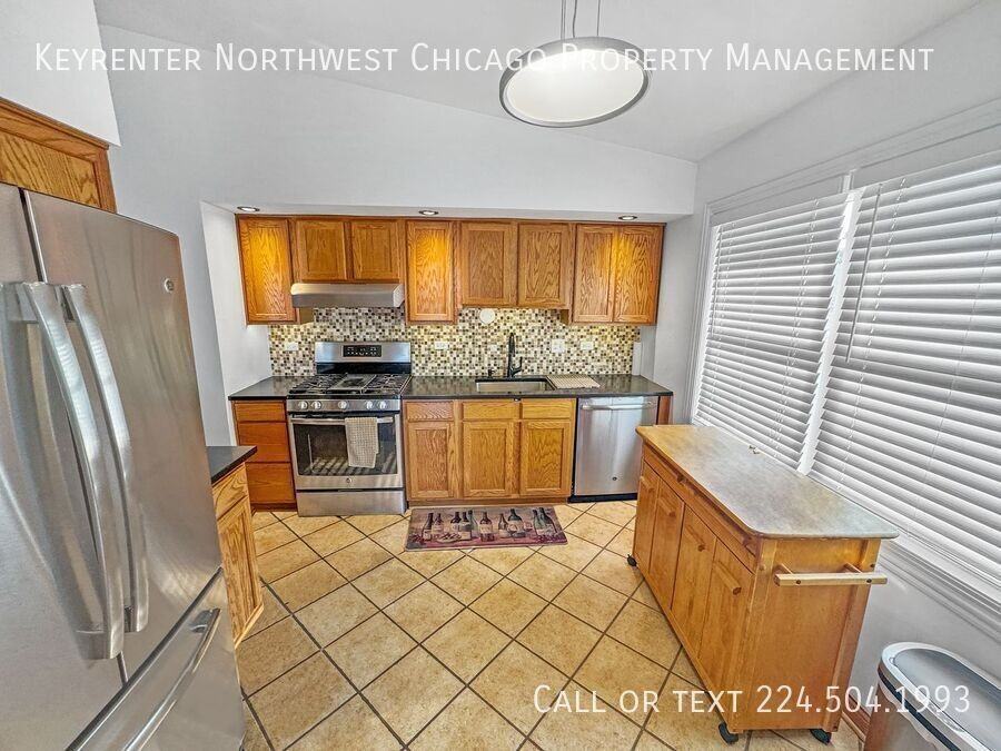 5815 Wilshire Ct #B - Photo 2 of 12