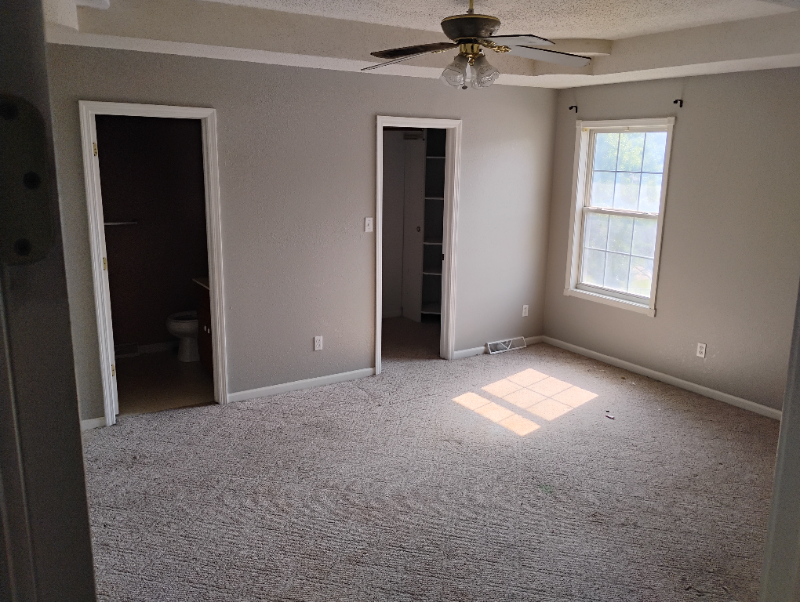 3915 Scarborough Way - Photo 3 of 9