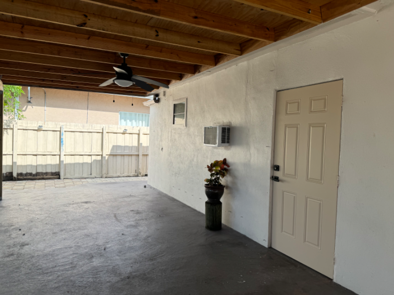 251 Ne 41st St #B - Photo 2 of 13