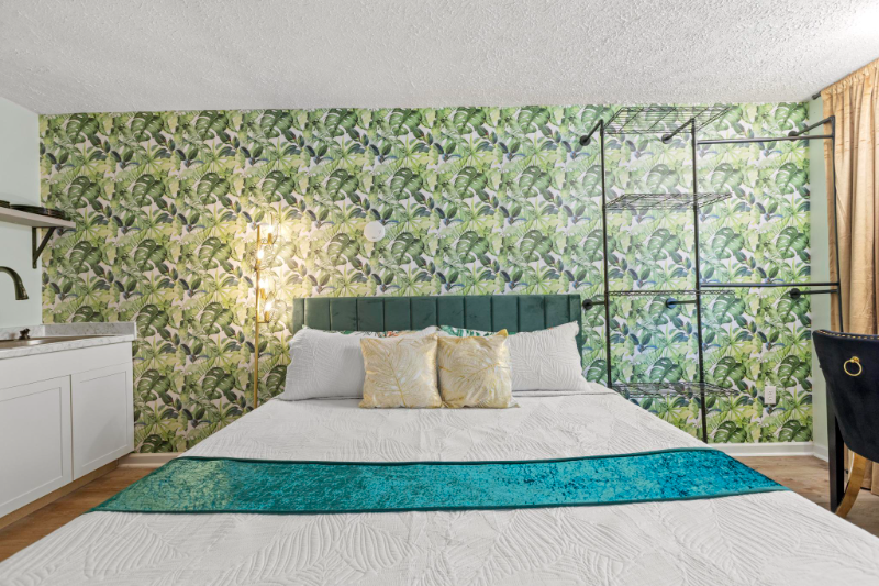 1122 Highway #6 - Photo 2 of 13