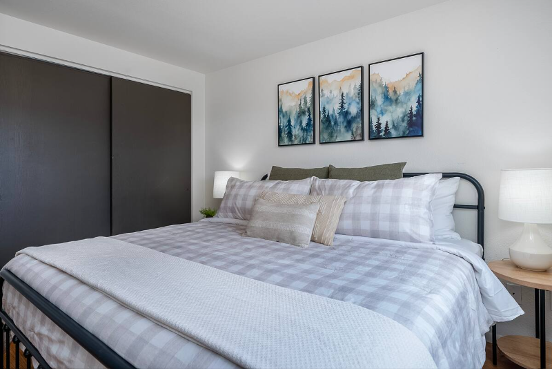 1430 3rd Ave E #3 - Photo 4 of 13