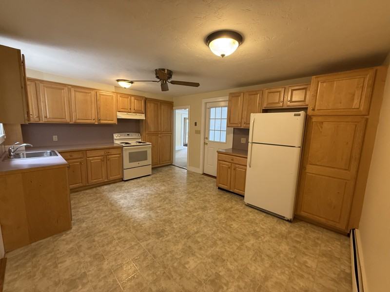 138 Plain St #138 - Photo 3 of 9