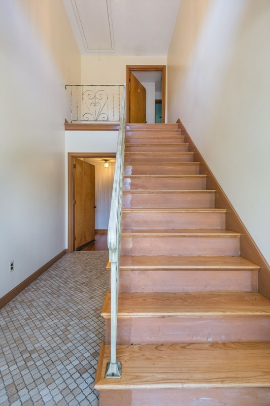 48 Lee St #50 - Photo 2 of 19