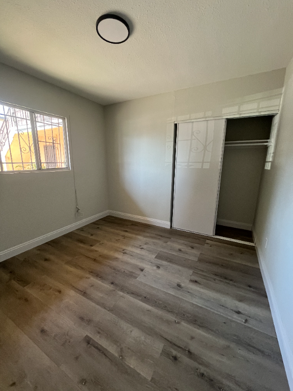 7833 Towne Ave - Photo 5 of 10