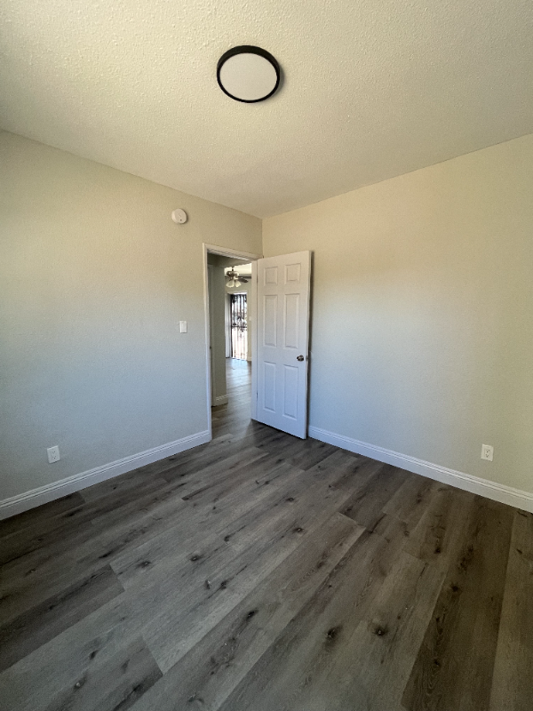 7833 Towne Ave - Photo 6 of 10