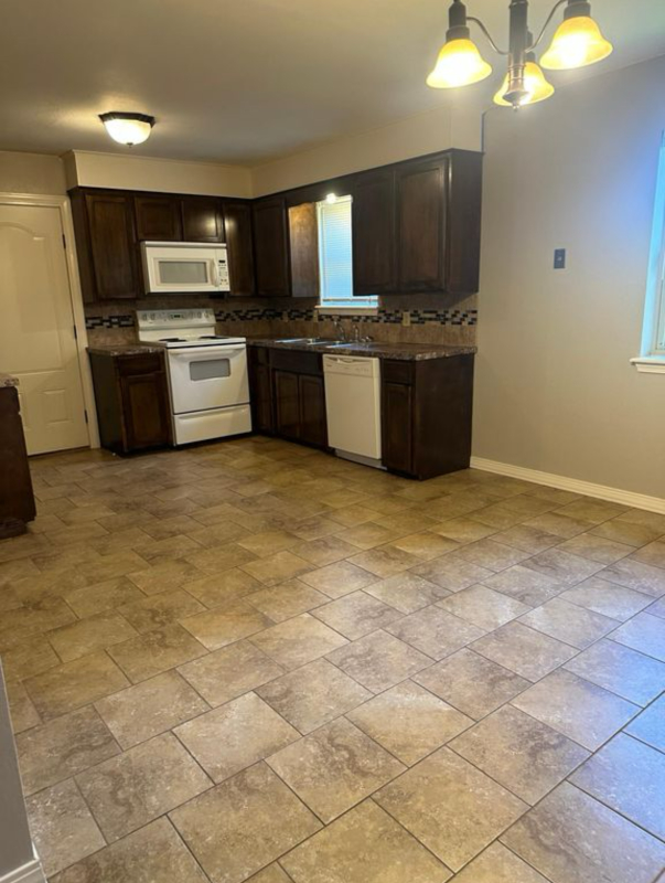 405 Monte Ln - Photo 2 of 8