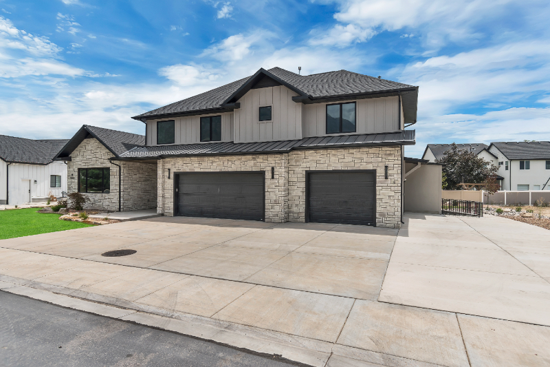 909 N St - Photo 2 of 20