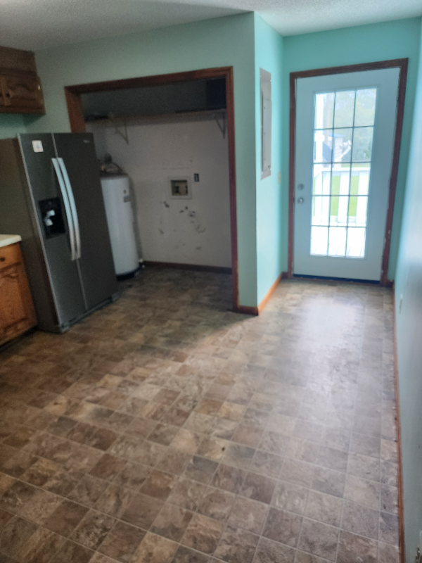 731 Hickory Dr #2 - Photo 3 of 4