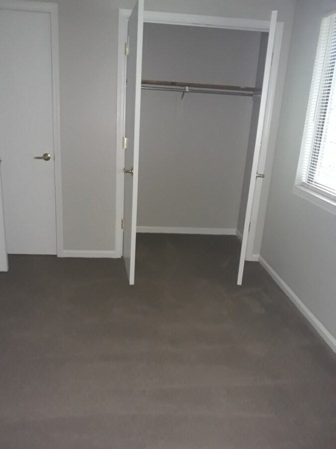 Lincoln Village Apartments - Photo 5 of 5