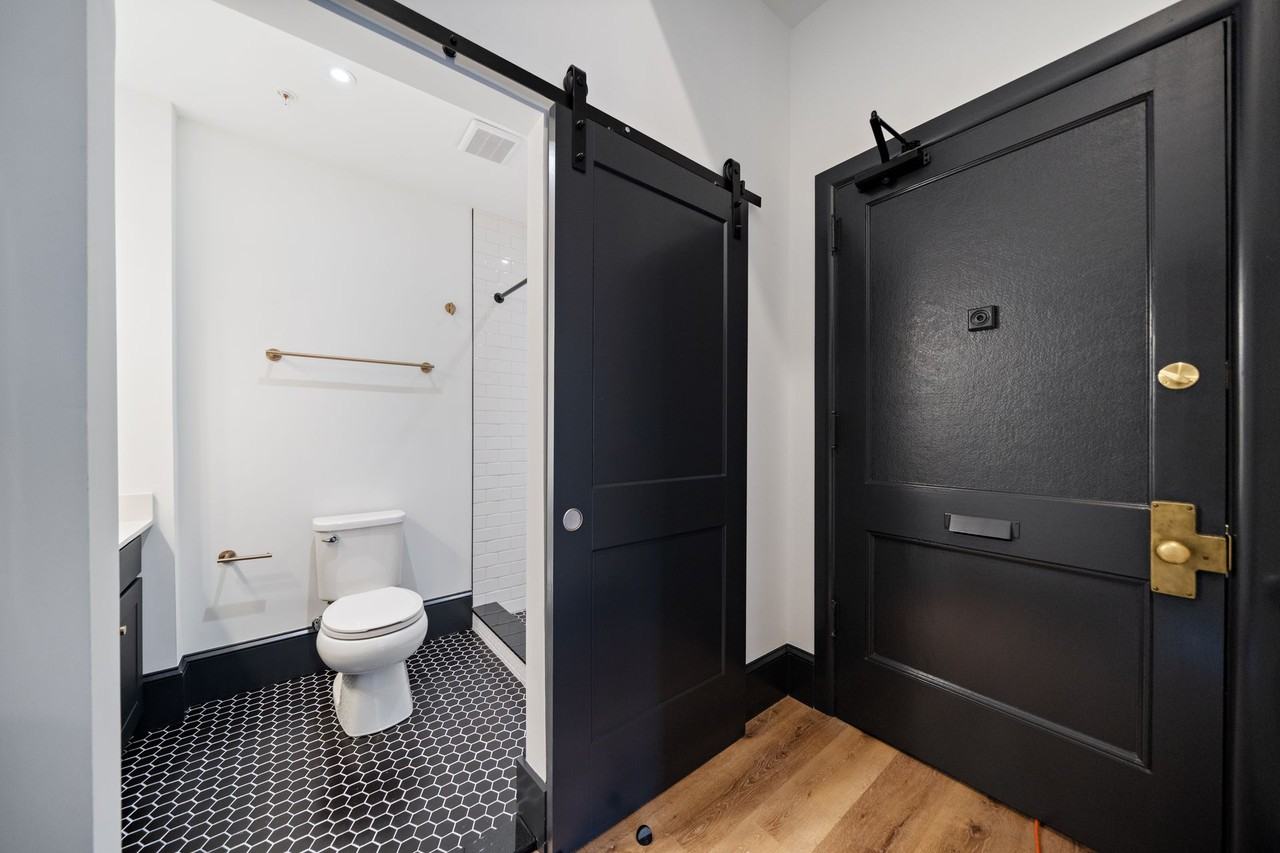 National Building - Residential - Photo 4 of 12