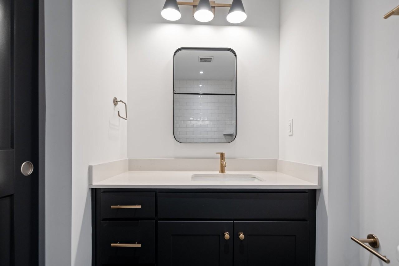 National Building - Residential - Photo 6 of 12