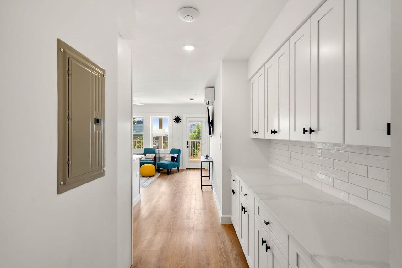 32 Munroe St #2 - Photo 7 of 23