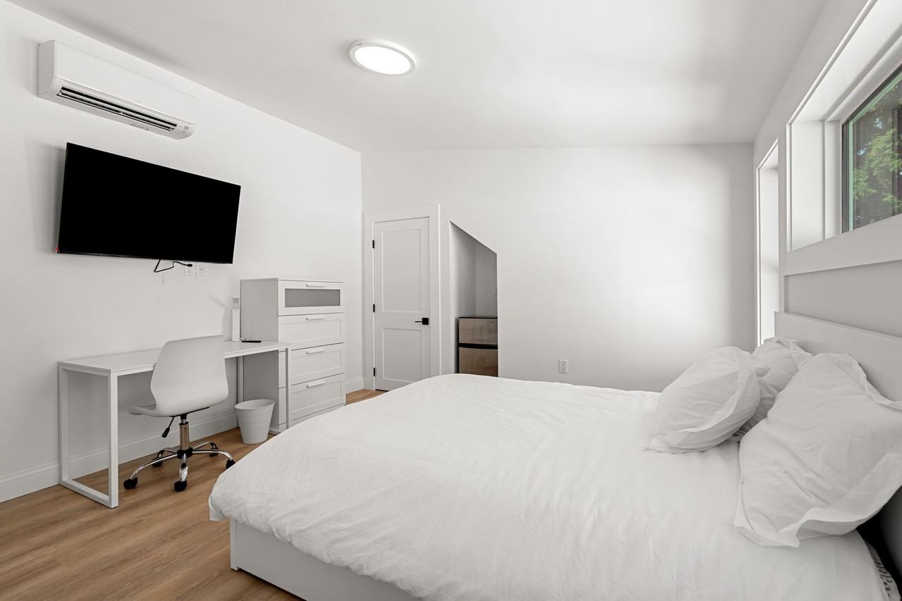 32 Munroe St #2 - Photo 3 of 23