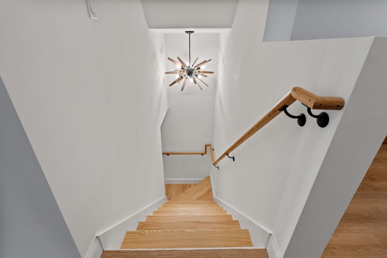 32 Munroe St #1 - Photo 5 of 25