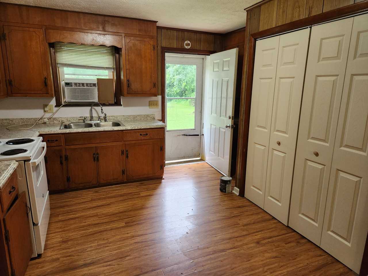 153 Cedar Ave #153 - Photo 3 of 12