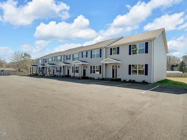 12150 Arbor St - Photo 5 of 19