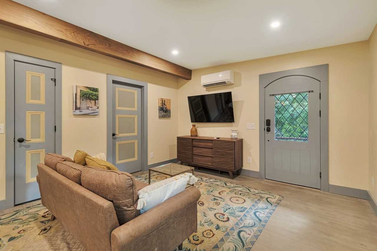 1616 E Nancy Creek Dr #NA - Photo 5 of 12