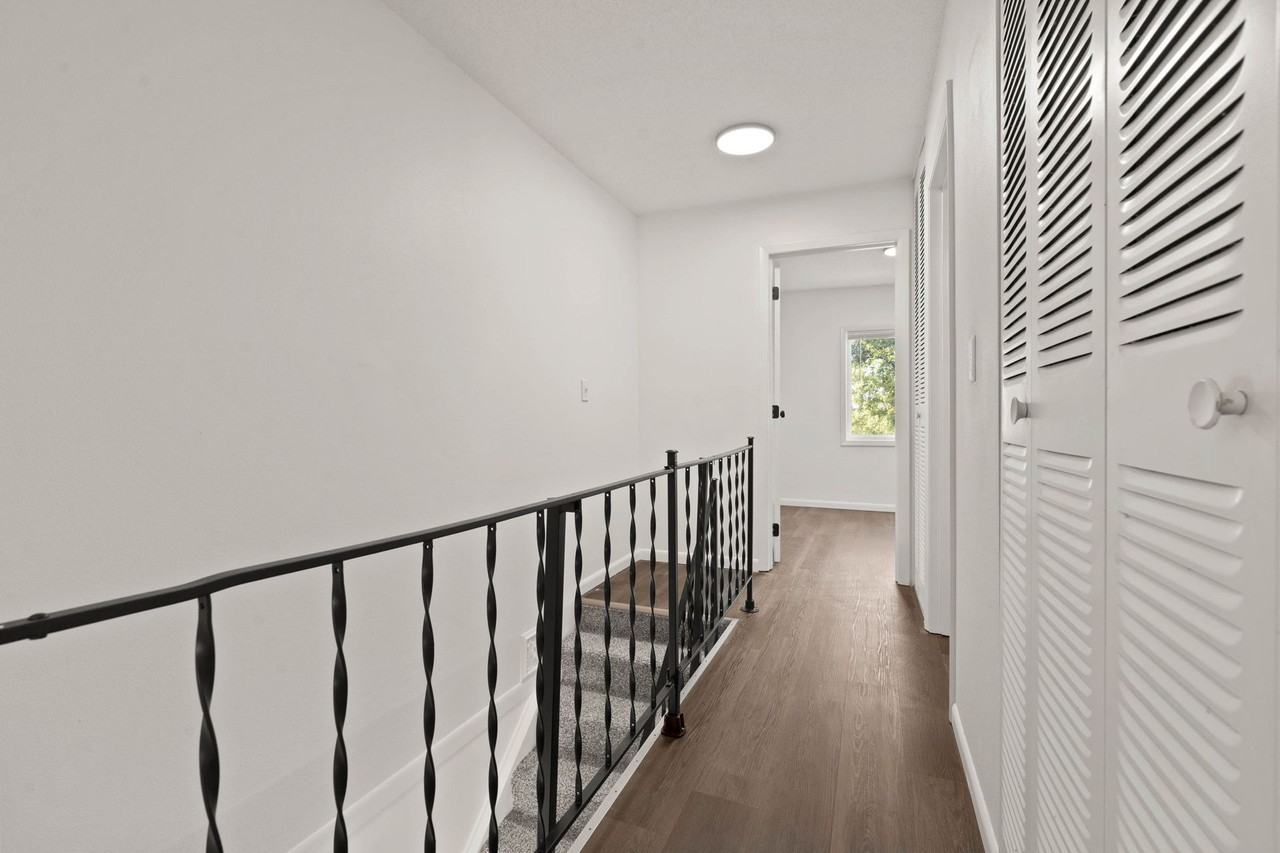 The Hawthorn - Photo 3 of 3