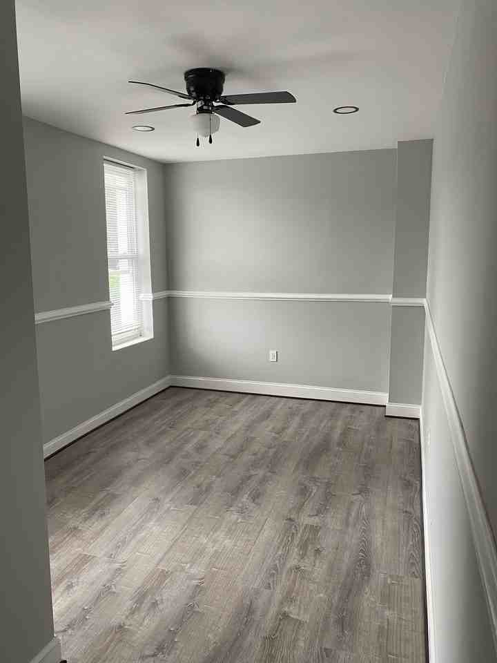 210 North Mount Street - Photo 4 of 13