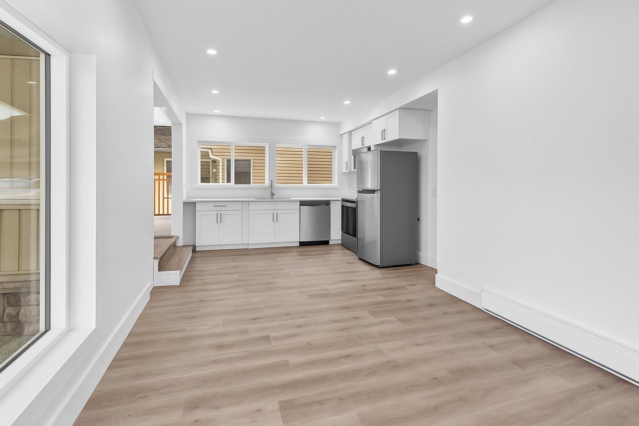 46194 Kermode Crescent - Photo 3 of 13