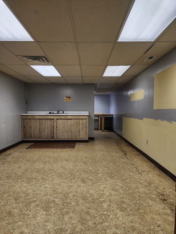 135 Dixieland Dr - Photo 3 of 16