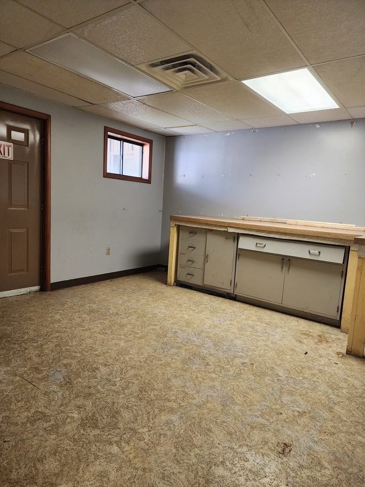 135 Dixieland Dr - Photo 4 of 16