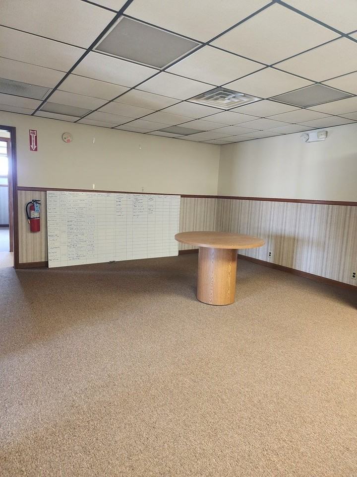 135 Dixieland Rd - Photo 7 of 16