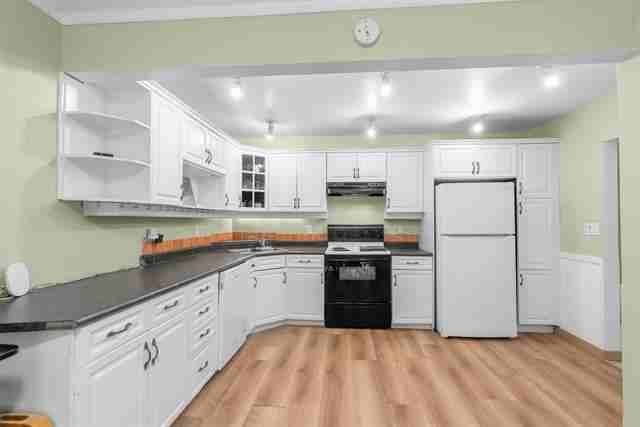 613 Westview Place - Photo 3 of 19